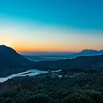 Luxury 3 Bedroom In Uzumlu Village *