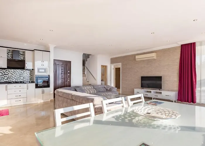 Luxury 3 Bedroom In Uzumlu Village Kalkan
