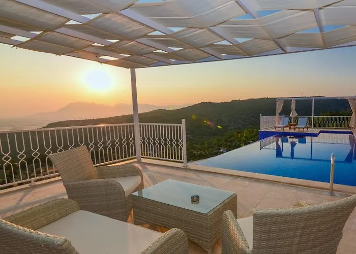 Luxury 3 Bedroom In Uzumlu Village