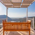Vilă Luxury 3 Bedroom In Uzumlu Village