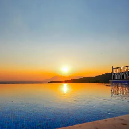 Luxury 3 Bedroom In Uzumlu Village