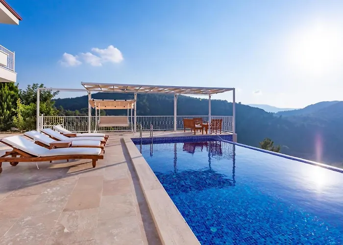 Luxury 3 Bedroom In Uzumlu Village